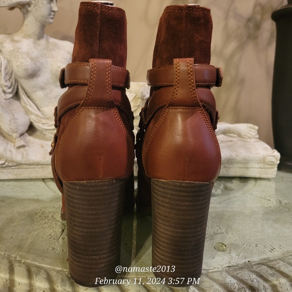 Ugg Dandridge Suede Heeled Boot Hardware Buckle Designer Slip-On #722 New - Picture 4 of 14